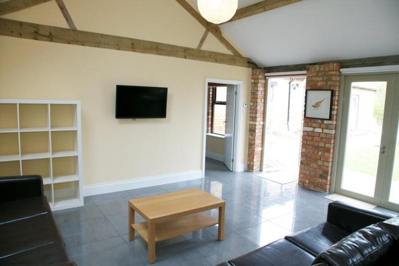 Pheasants Roost At Tove Valley Cottages Towcester Exterior foto